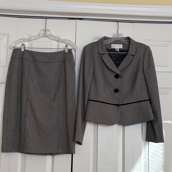 Jones New York Dresses & Skirts - Jones New York Black and White Houndstooth Suit